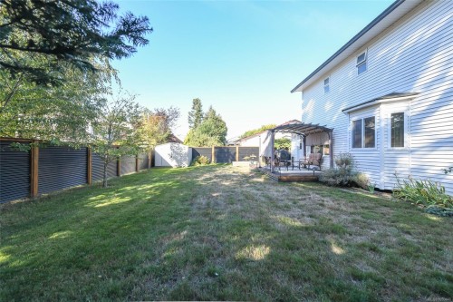2233 Bolt Ave, Comox, BC 
