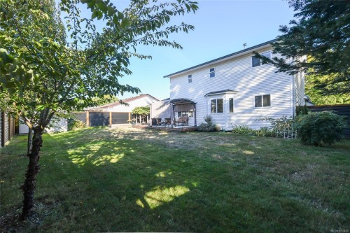 2233 Bolt Ave, Comox, BC 