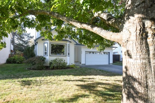 2233 Bolt Ave, Comox, BC 