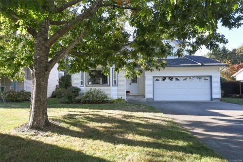 2233 Bolt Ave, Comox, BC 