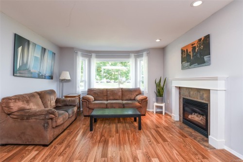 2233 Bolt Ave, Comox, BC 