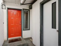 #4-9923 Seventh St Sidney, BC V8L 2V8
