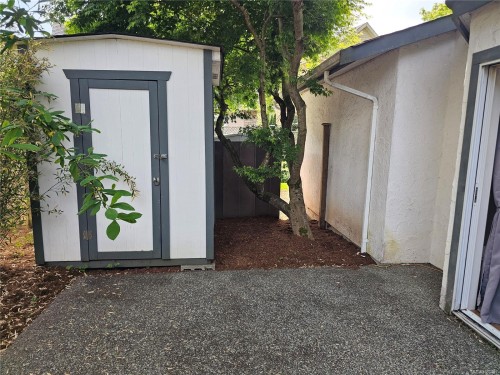 #4-9923 Seventh St, Sidney, BC 
