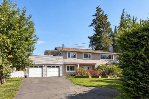 7031 West Saanich Rd, Central Saanich, BC 