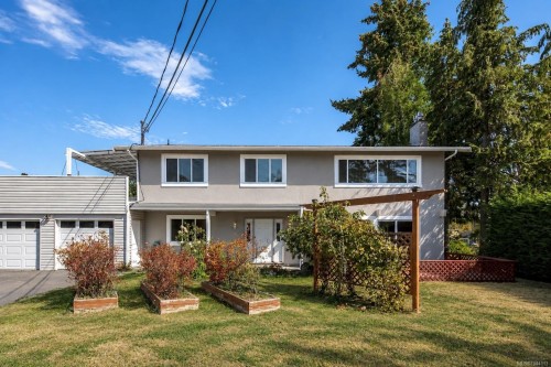 7031 West Saanich Rd, Central Saanich, BC 