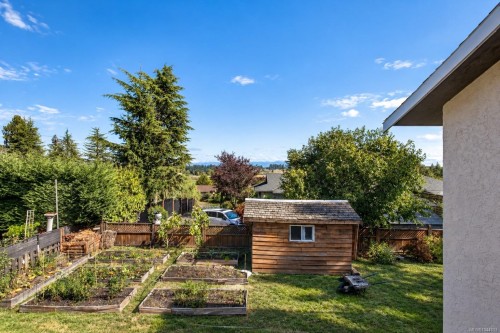7031 West Saanich Rd, Central Saanich, BC 