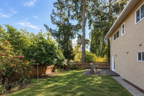 7031 West Saanich Rd, Central Saanich, BC 