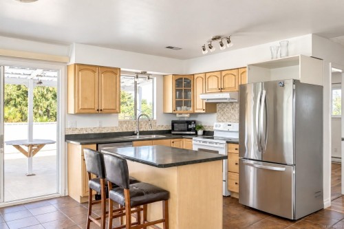 7031 West Saanich Rd, Central Saanich, BC 