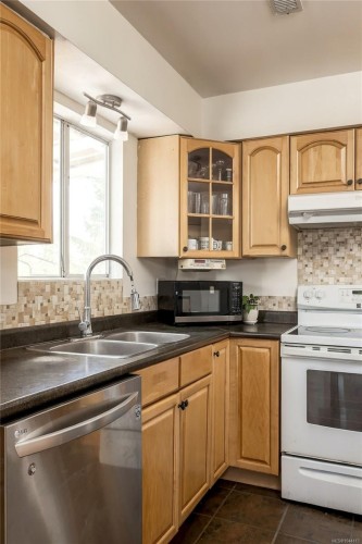 7031 West Saanich Rd, Central Saanich, BC 