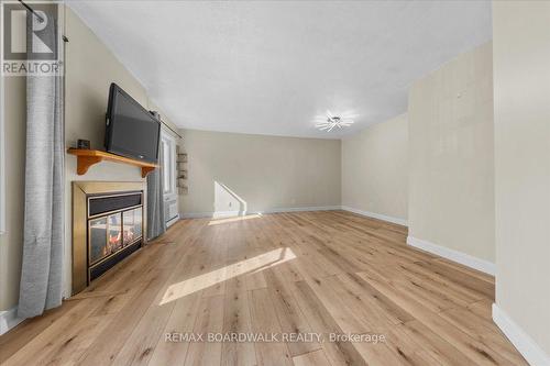 6 - 7 Timberview Way, Ottawa, ON 