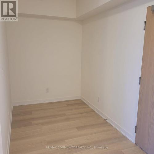 212 - 2825 JANE STREET , Toronto, Ontario M3N 0A8 3