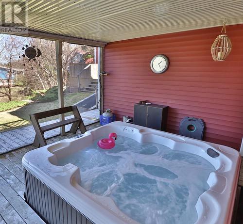 Hot tub - 9-13 Chalkers Lane, Avondale, NL 