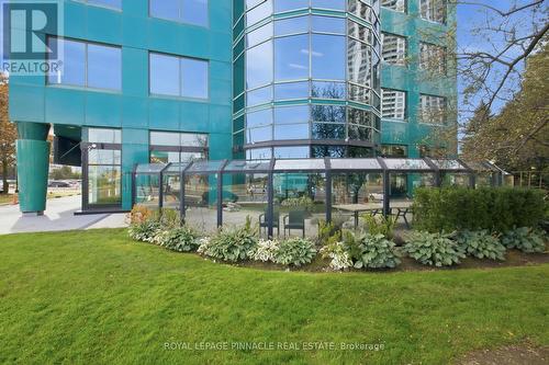 101 - 10 Kingsbridge Garden Circle, Mississauga, ON 