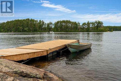 20 Hawkins Point Road, Georgian Bay, ON 