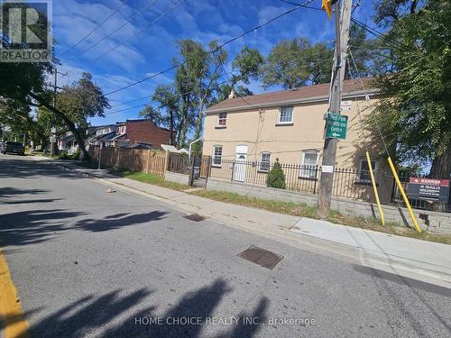 1232 Jane Street, Toronto, ON 