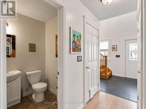 Main Floor Powder Room - 8 - 433 Queen Street, Kincardine, ON 