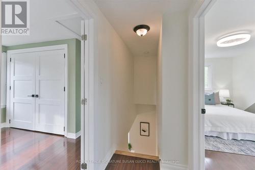 Principal bdrm ample closets - 29 Topham Road, Toronto, ON 