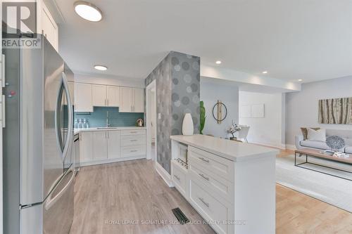Renovated kitchen ideal for family living - 29 Topham Road, Toronto, ON 