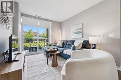 2 COLONIAL Drive Unit# 113 Guelph, ON N1L 0K8