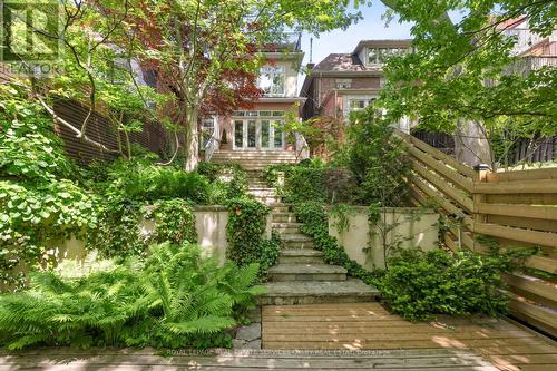 107 Roxborough Street W, Toronto, ON 