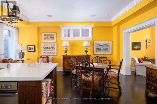 107 Roxborough Street W, Toronto, ON 