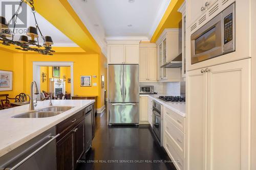 107 Roxborough Street W, Toronto, ON 