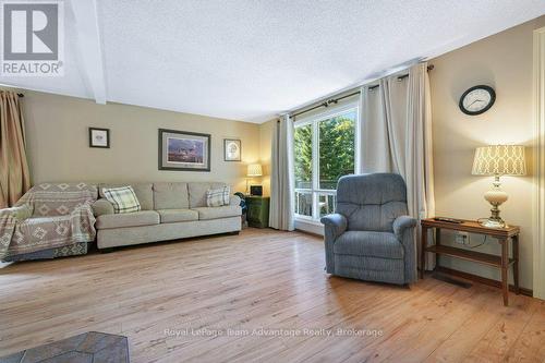 Family Room - 4 Swords Road, Whitestone (Hagerman), ON 