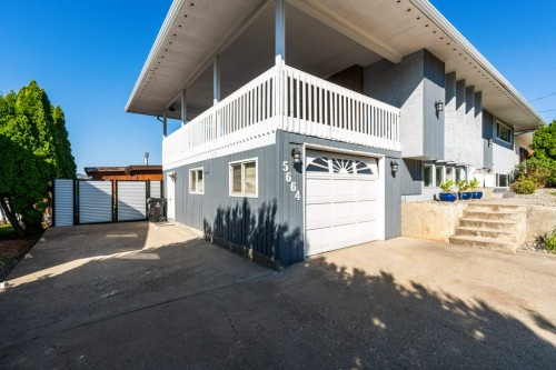 5664 L & A Road, Vernon, BC 