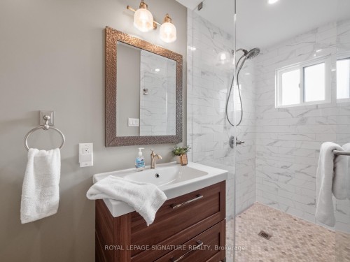 94 Clappison Boulevard, Toronto, ON 