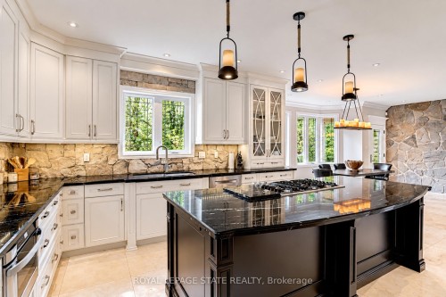 18 Elder Crescent, Hamilton, ON 