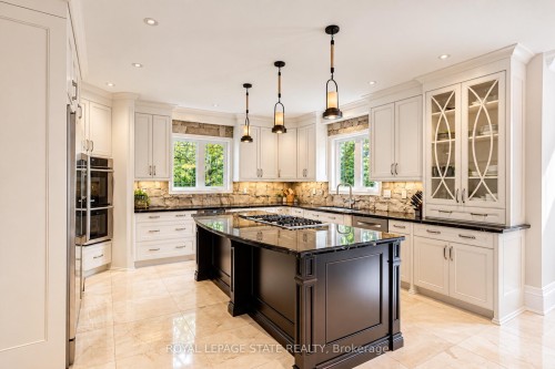 18 Elder Crescent, Hamilton, ON 