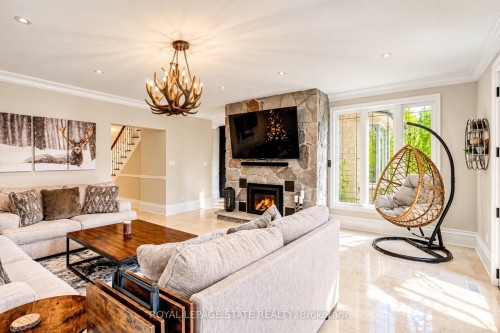 18 Elder Crescent, Hamilton, ON 