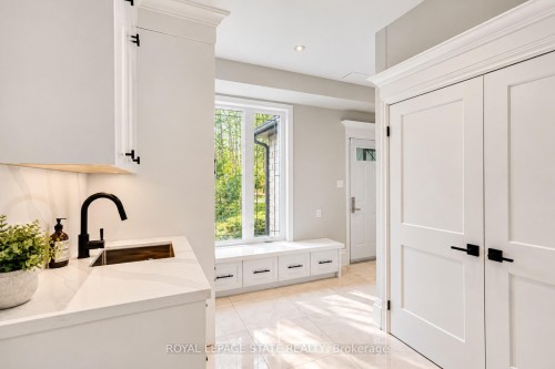 18 Elder Crescent, Hamilton, ON 