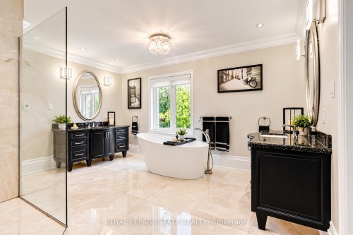 18 Elder Crescent, Hamilton, ON 
