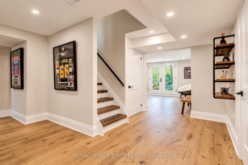 18 Elder Crescent, Hamilton, ON 