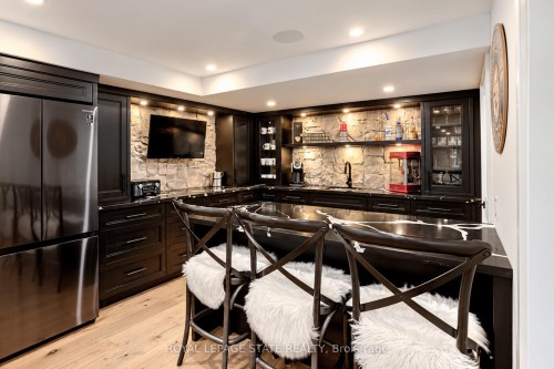 18 Elder Crescent, Hamilton, ON 
