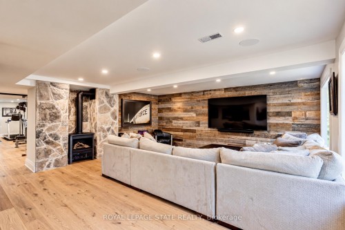 18 Elder Crescent, Hamilton, ON 