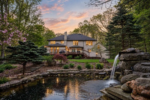 18 Elder Crescent, Hamilton, ON 