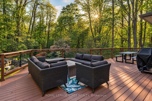 18 Elder Crescent, Hamilton, ON 