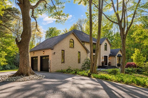 18 Elder Crescent, Hamilton, ON 