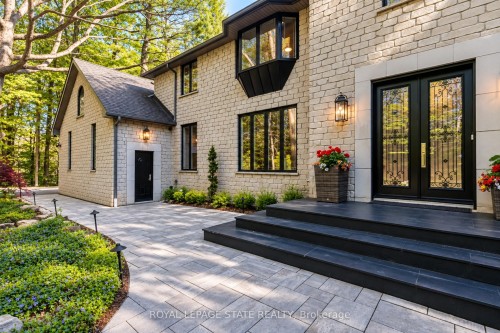 18 Elder Crescent, Hamilton, ON 