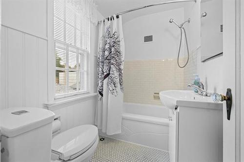 259 Scotia St, Winnipeg, MB 
