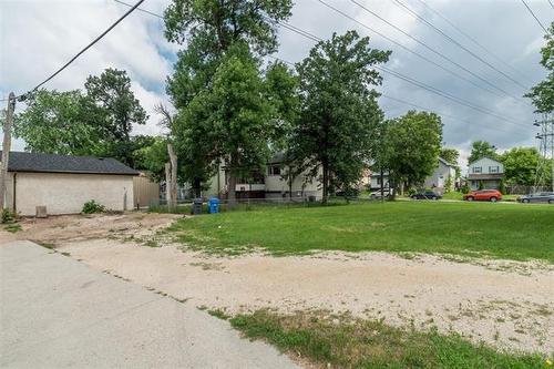 222 Poplar Ave, Winnipeg, MB 