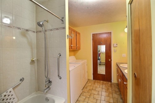 Bathroom - 2840 Rue Des Chênes, Sherbrooke (Les Nations), QC 