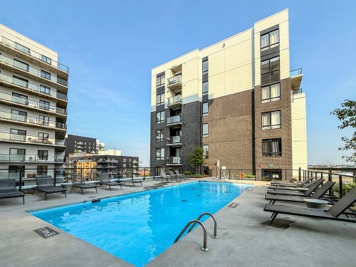 Pool - 217-7227 Boul. Newman, Montréal (Lasalle), QC 