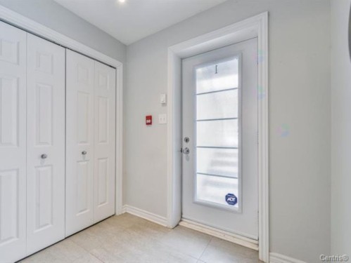 1-8430 Rue de Londres , Brossard, QC J4Y 0N1 2