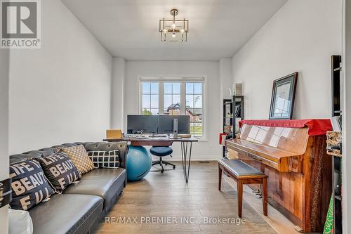 25 Low Boulevard, Uxbridge, ON 
