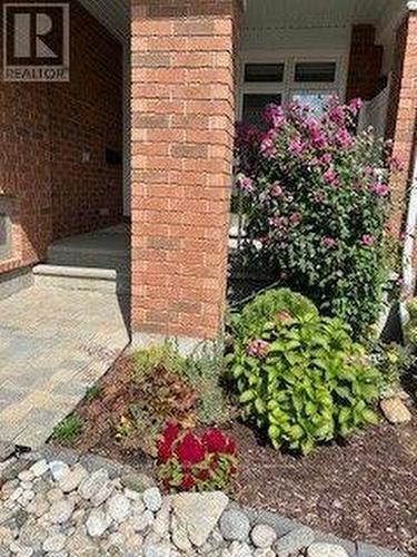 66 Kayenta Street, Ottawa, ON 