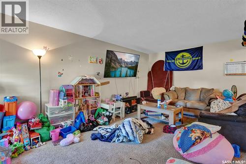 176-178 Rothwell Crescent, Regina, SK 