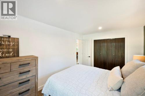 Primary bedroom - 886 Fairview Road, Oliver, BC 